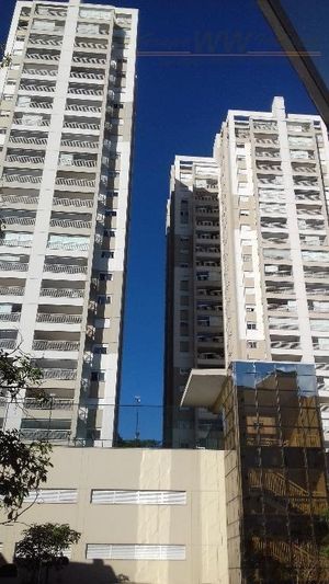 Image 8 - 898747